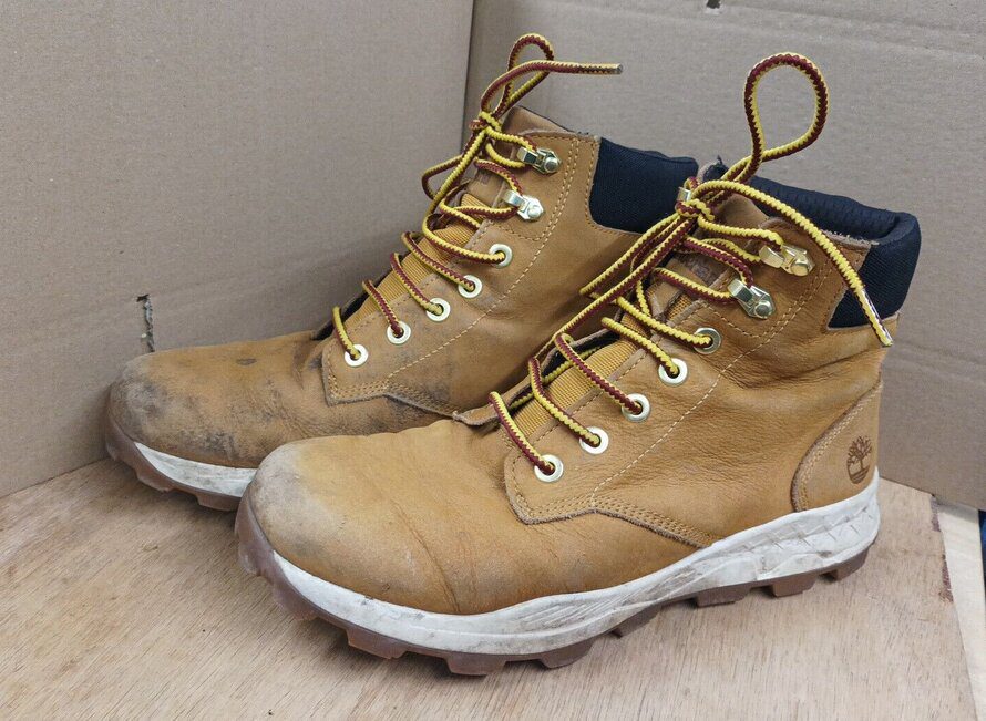 a pair of good timberland boots for hiking