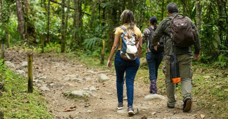 How to Find Hiking Buddies