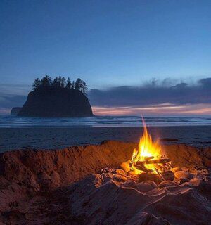 firecamp in beach