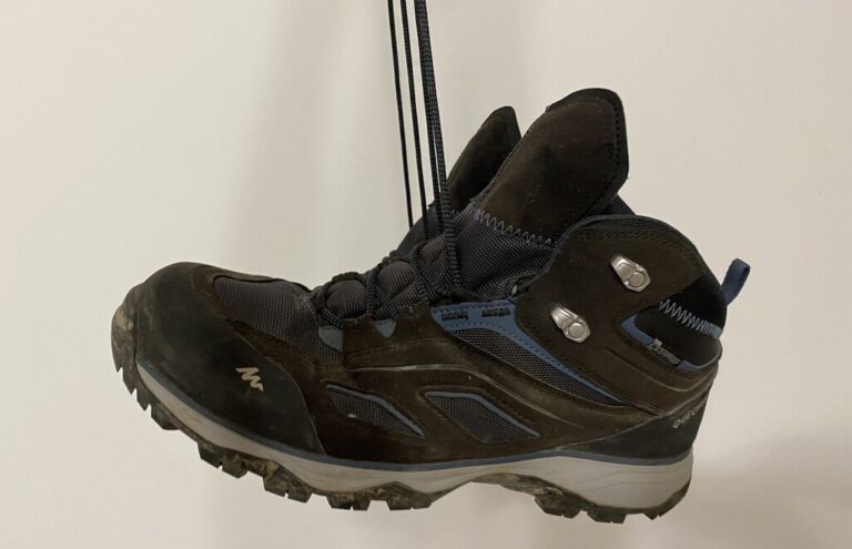 how to dry your hiking boots