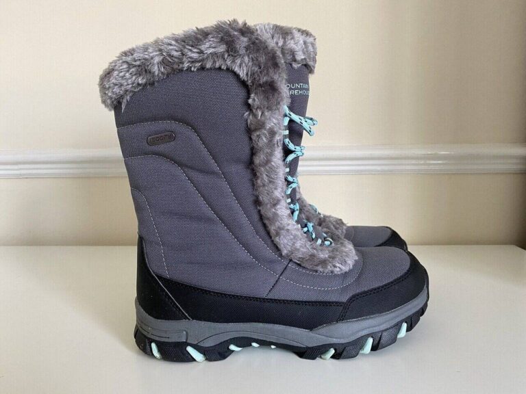 Snow Boots vs Hiking Boots (What’s the Difference?) a pair of Mountain Warehouse snow boots