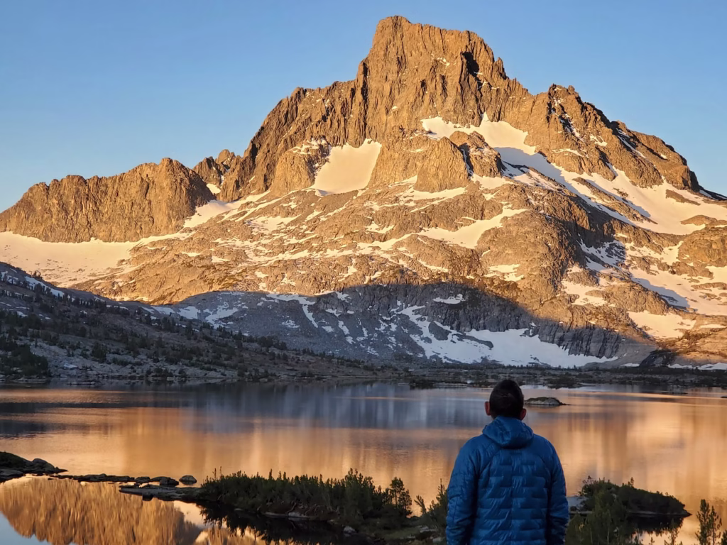 John Muir Trail Guide: A Guide to California’s Most Iconic Wilderness Trek John Muir Trail lake