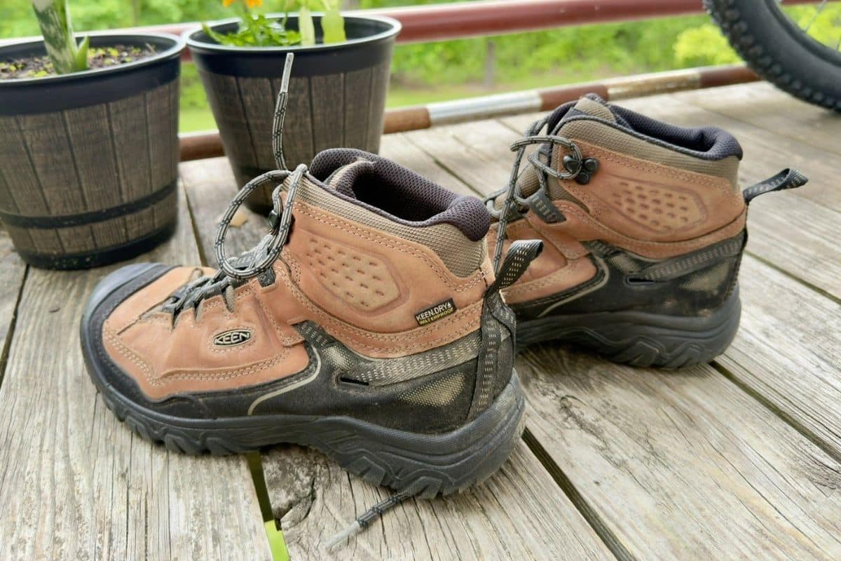 KEEN Targhee IV Mid Review | No More Sole Separation? A pair of KEEN Targhee IV Mid hiking boots seen from the back left side