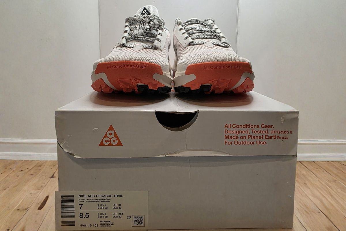 Nike ACG Pegasus Trail women’s shoes in size 8.5 on the original box