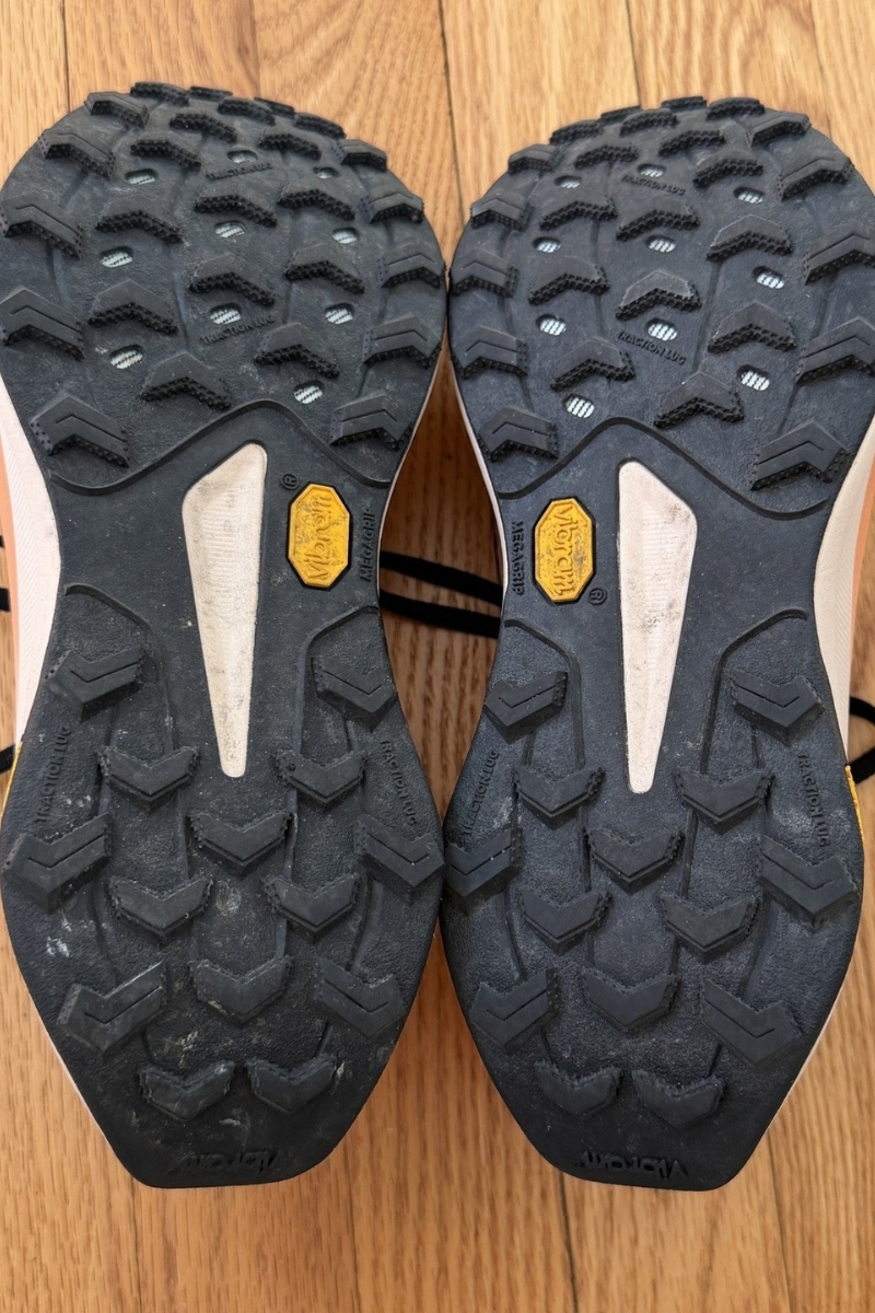 Saucony Peregrine 16 outsole with 4 mm Vibram Megagrip lugs