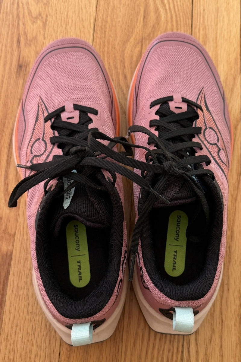 Top view of Saucony Peregrine 16 trail running shoes showing the padded heel collar and lacing system
