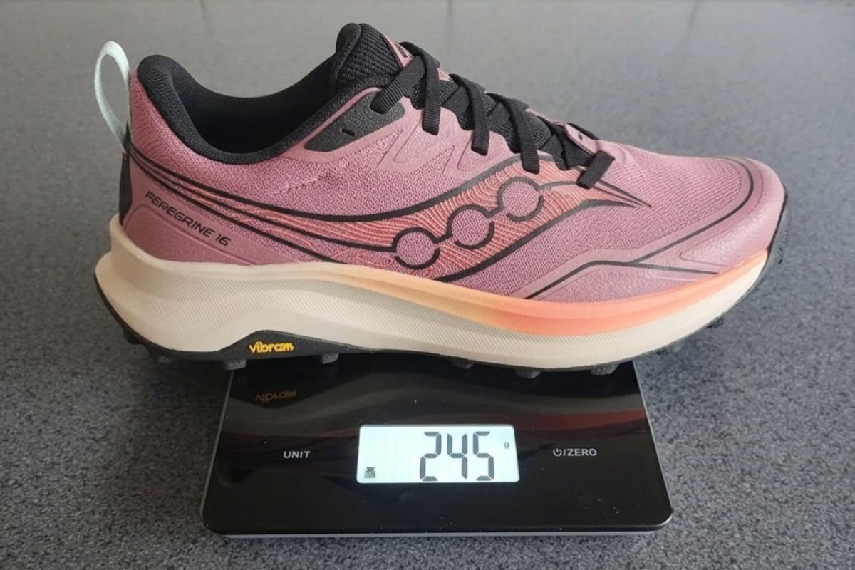 Saucony Peregrine 16 trail running shoe weighing 245 g on a digital scale