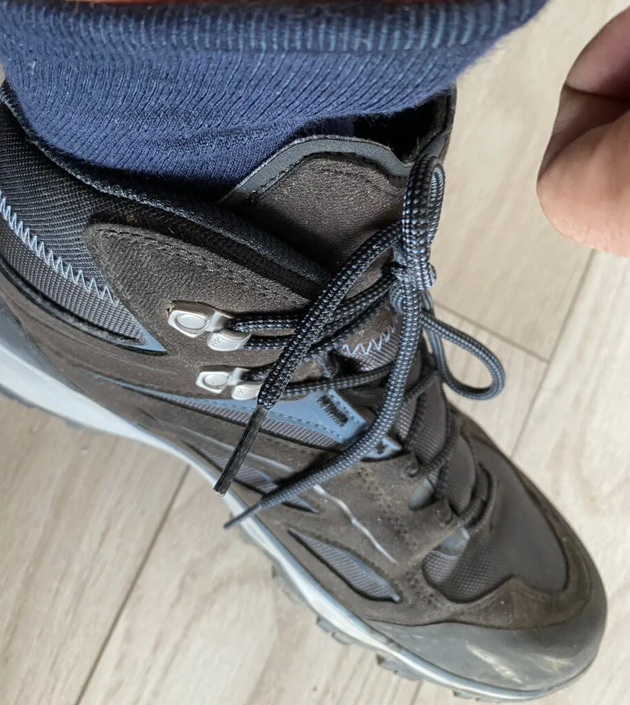 How To Tell If Hiking Boots Are Too Big (3 Easy Ways + Tips)