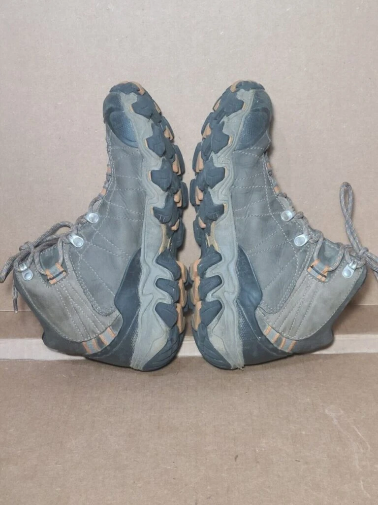 Oboz Bridger Mid B-dry Review (2025 Hiking Boot Test Results) shoe side by side