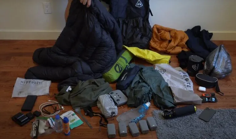 different items to pack for a day hike
