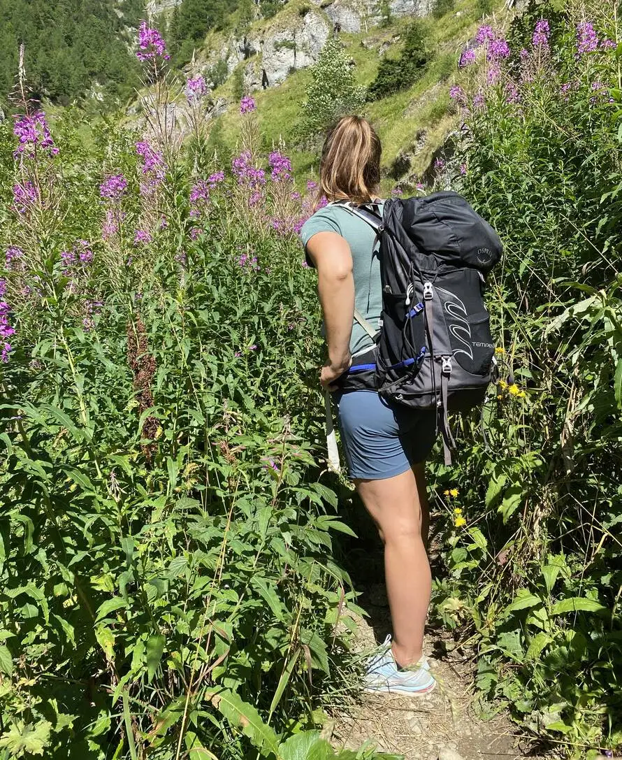 what to wear for hiking in the summer